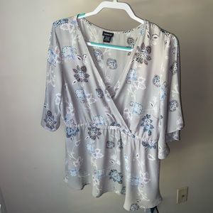 Torrid size 1 floral faux wrap elastic waist top